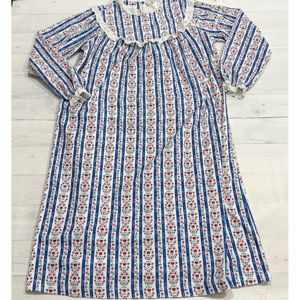 Vintage Lanz of Salzburg Flannel Night Gown Hearts Logo Blue Red girls size 7/8
